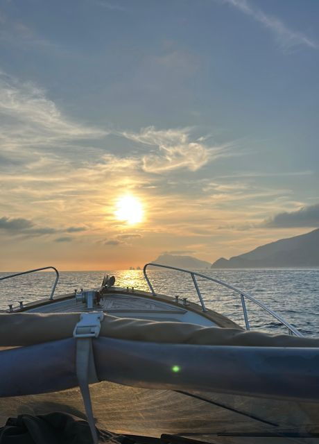 private-2-hour-boat-tour-along-the-sorrento-coast