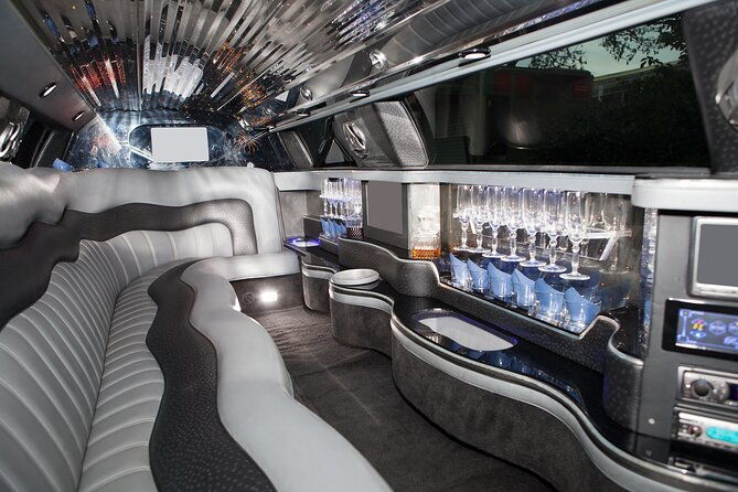 private-2-hour-limo-tour-of-las-vegas-with-champagne-2