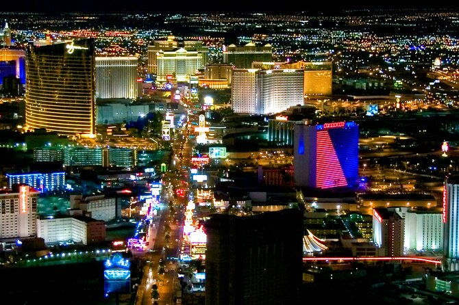 private-2-hour-limo-tour-of-las-vegas-with-champagne