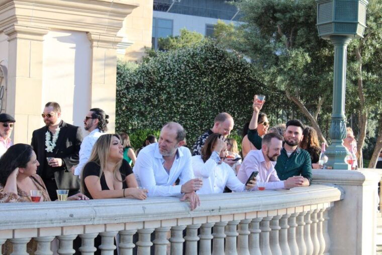 private-2-hour-lv-limo-tour-with-champagne-and-lv-goodies