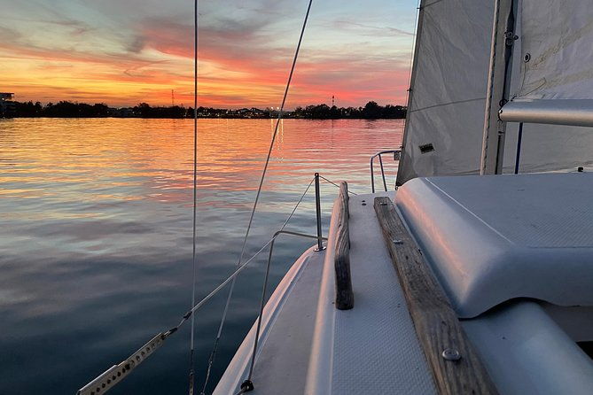private-2-hour-sunset-sailing-tour-on-lake-fairview
