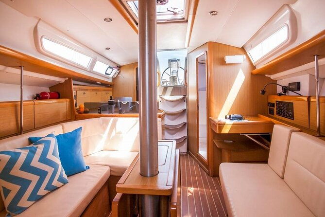 private-2-hour-tour-of-barcelona-on-a-sailboat