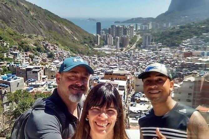 private-2-hours-sightseeing-walking-tour-in-rocinha-and-moto-taxi