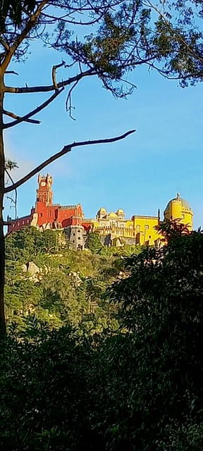 private-2-hours-tuktuk-tour-to-sintra