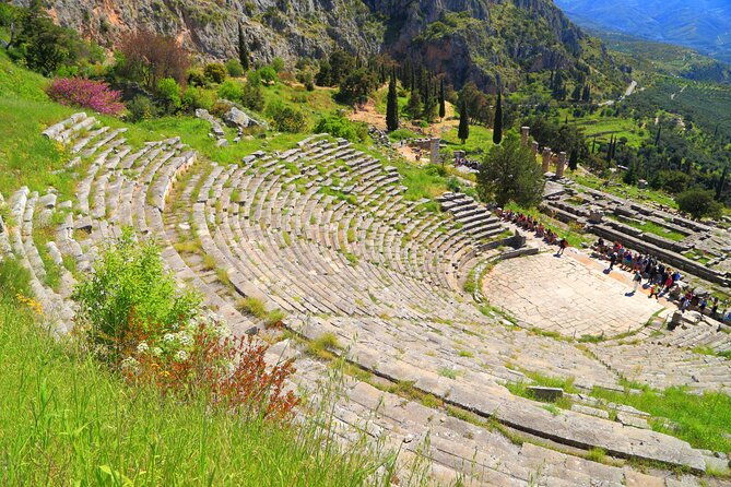 private-2days-trip-to-delphi-arachova-hosios-loukas-thermopylae-tour