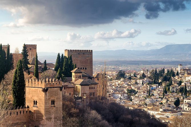 private-3-hour-alhambra-tour-with-tickets