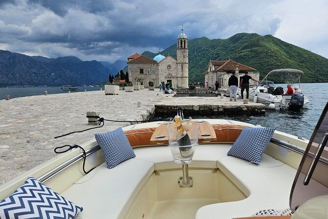 private-3-hour-speedboat-our-lady-of-the-rock-and-blue-cave