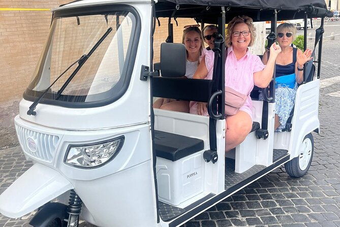 private-3-hour-tour-of-central-rome-with-an-electric-e-tuk