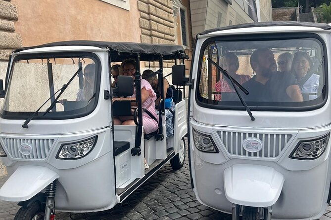 private-3-hour-tour-of-central-rome-with-an-electric-e-tuk