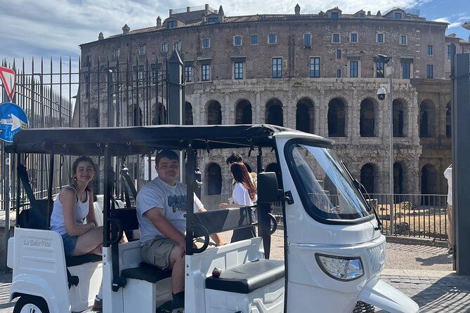 private-3-hour-tour-of-central-rome-with-an-electric-e-tuk