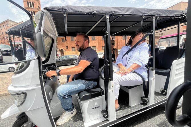private-3-hour-tour-of-central-rome-with-an-electric-e-tuk
