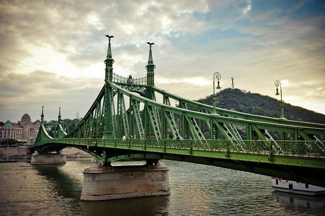 private-3-hour-walking-experience-in-budapest-city