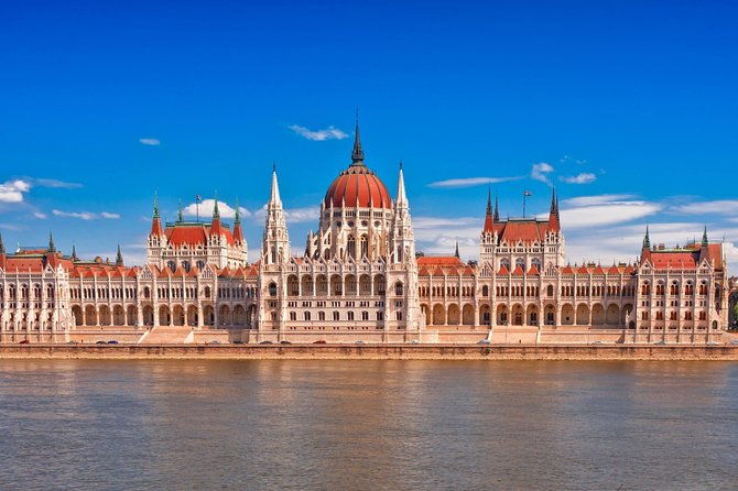 private-3-hour-walking-experience-in-budapest-city