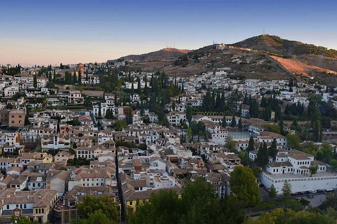 private-3-hour-walking-tour-granada-incl-tickets-to-cathedral-royal-chapel