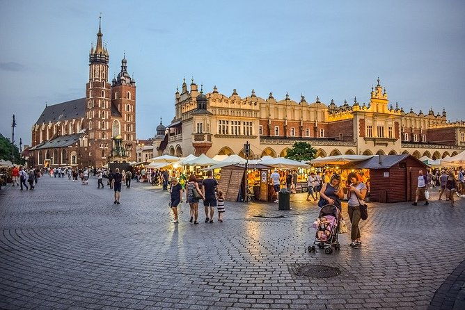 private-3-hours-walking-tour-of-krakow-with-official-tour-guide