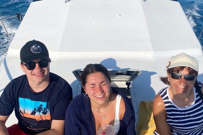 private-38-defender-sportfishing-swim-with-pigs-in-nassau