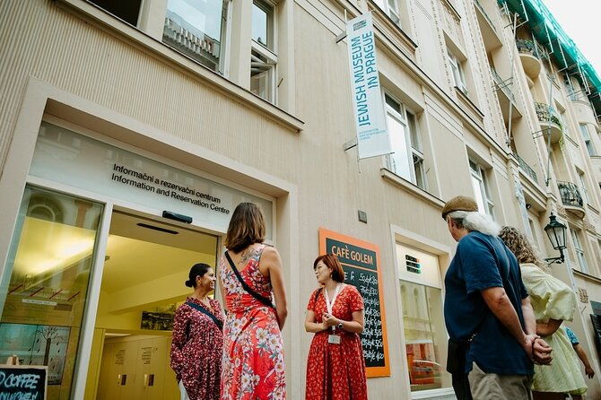 private-3h-stories-of-prague-jewish-quarter-tour-drink-included