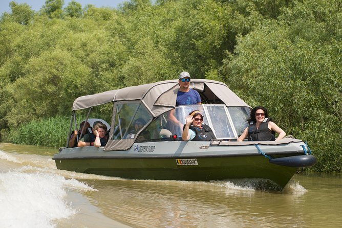 private-4-5h-speedboat-tour-to-the-village-mila23