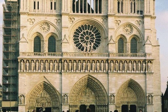 private-4-hour-city-tour-of-paris-with-driver-and-official-guide