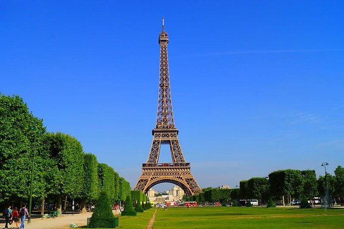 private-4-hour-city-tour-of-paris-with-driver-and-official-guide