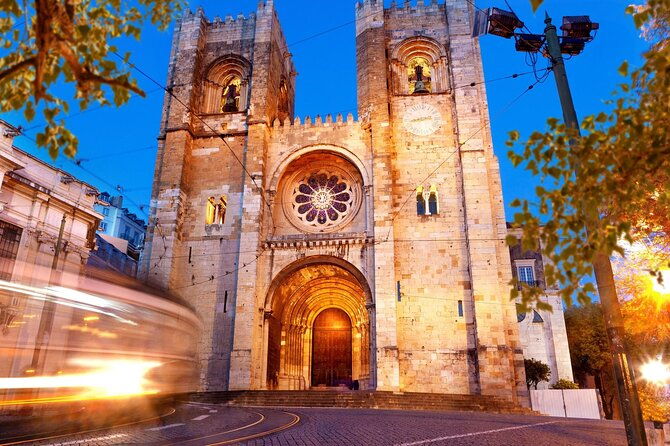 private-4-hour-lisbon-city-highlights-tour-by-tuktuk