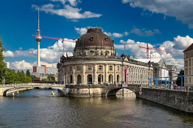 private-4-hour-walking-tour-of-berlin-with-official-tour-guide