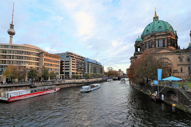 private-4-hour-walking-tour-of-berlin-with-official-tour-guide