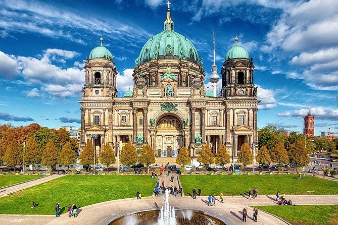 private-4-hour-walking-tour-of-berlin-with-official-tour-guide