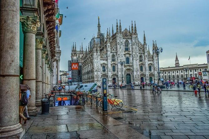 private-4-hour-walking-tour-of-milan-with-private-official-tour-guide
