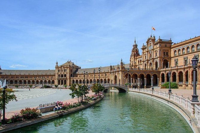 private-4-hour-walking-tour-of-sevilla-with-official-tour-guide