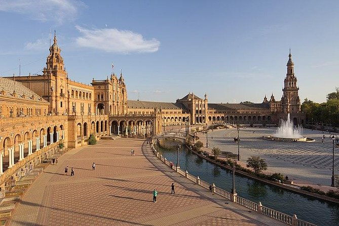 private-4-hour-walking-tour-of-sevilla-with-official-tour-guide