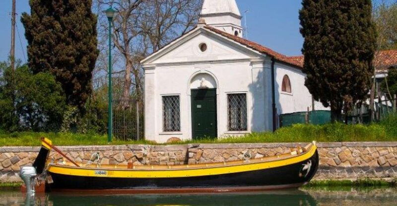 private-4-hours-north-lagoon-traditional-venetian-boat-tour