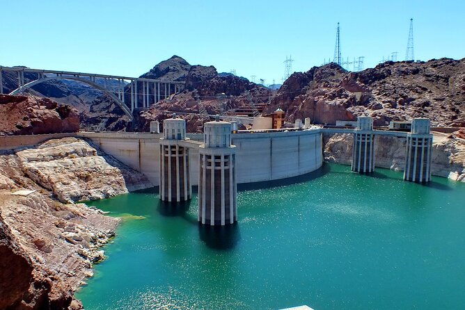 private-4-hours-stretch-limo-tour-in-hoover-dam