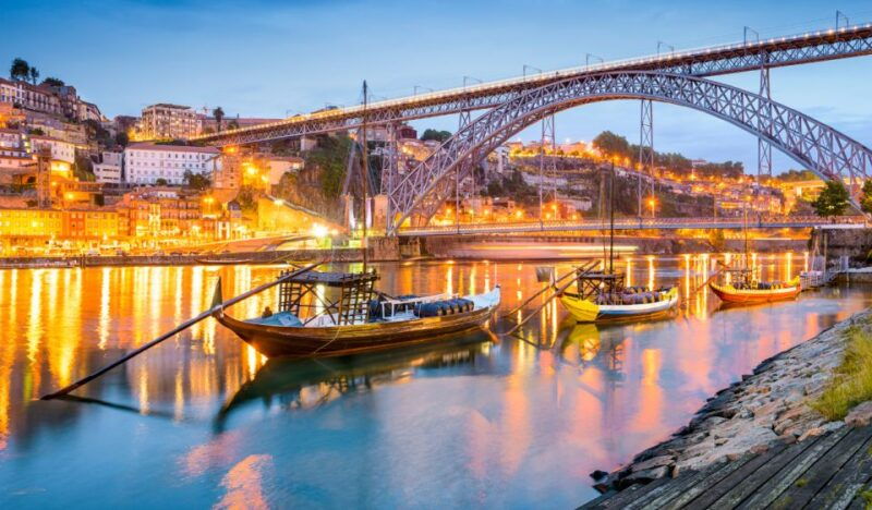private-4-hours-tour-of-the-main-monuments-in-oporto