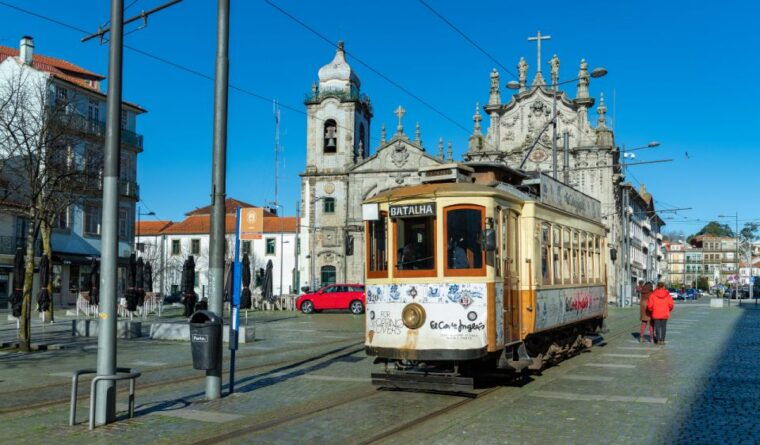 private-4-hours-tour-of-the-main-monuments-in-oporto