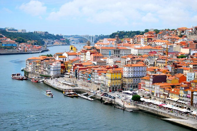 private-4-hours-tour-of-the-main-monuments-in-oporto-w-pick-up