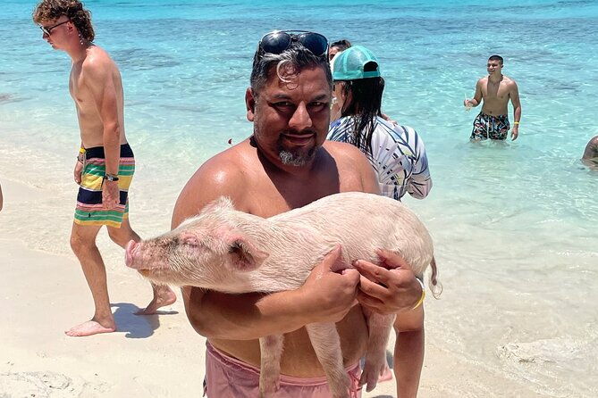 private-40-foot-adventure-to-rose-island-snorkel-swim-and-sip