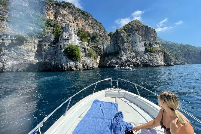 private-40hp-boat-tour-of-the-amalfi-coast-and-positano