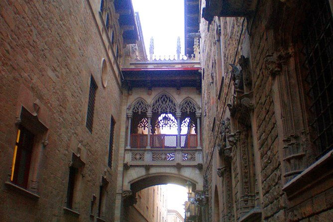 private-4h-tour-of-camp-nou-and-most-emblematic-sites-of-barcelona-with-pick-up