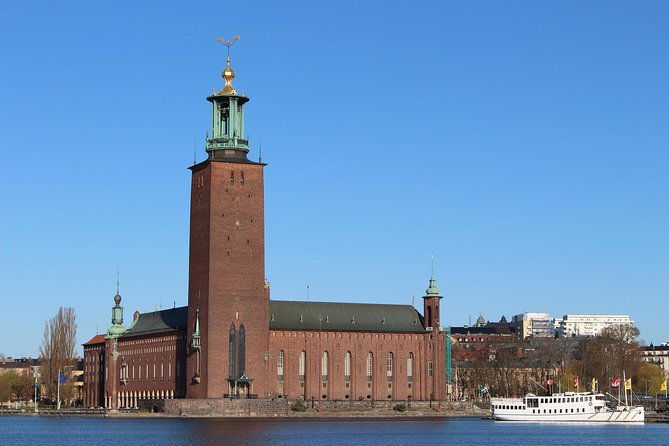 private-4h-vip-city-tour-by-limousine-car-and-guide-in-stockholm