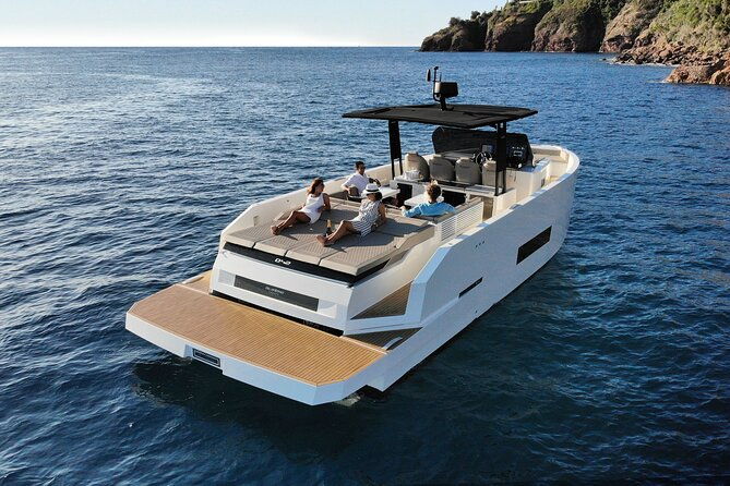 private-5-hour-cruise-on-brand-new-luxury-yacht-in-mykonos-para-voce