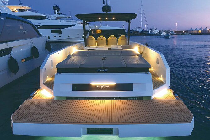 private-5-hour-cruise-on-brand-new-luxury-yacht-in-mykonos-para-voce