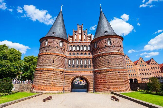 Private 5-Hour Hamburg Countryside Tour with a former policeman - Why Choose a Private Tour?