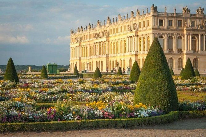 private-5-hour-round-transfer-to-versailles-from-paris-best-offer