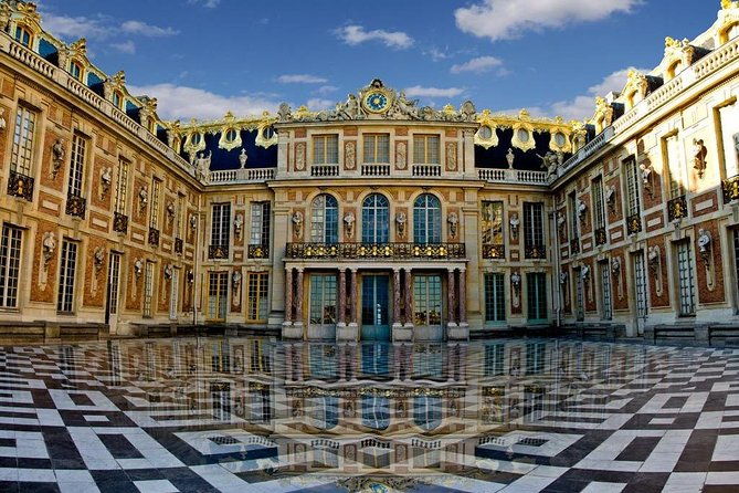 private-5-hour-round-transfer-to-versailles-from-paris-best-offer