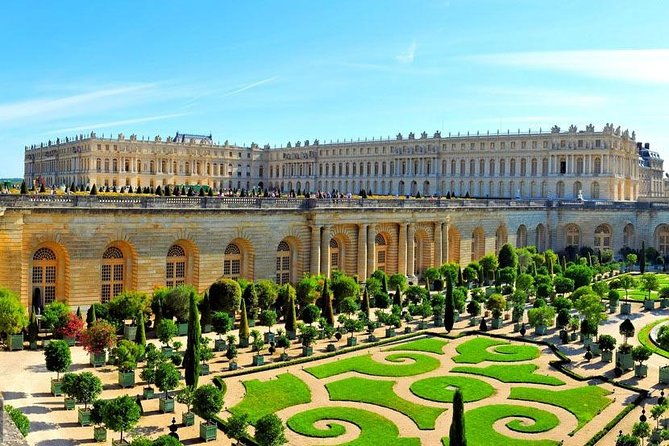 private-5-hour-round-transfer-to-versailles-from-paris-best-offer