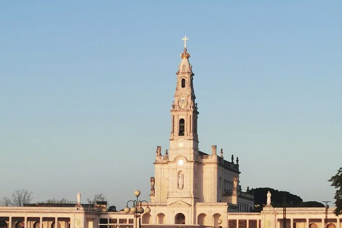 private-5h-tour-of-fatima-from-lisbon