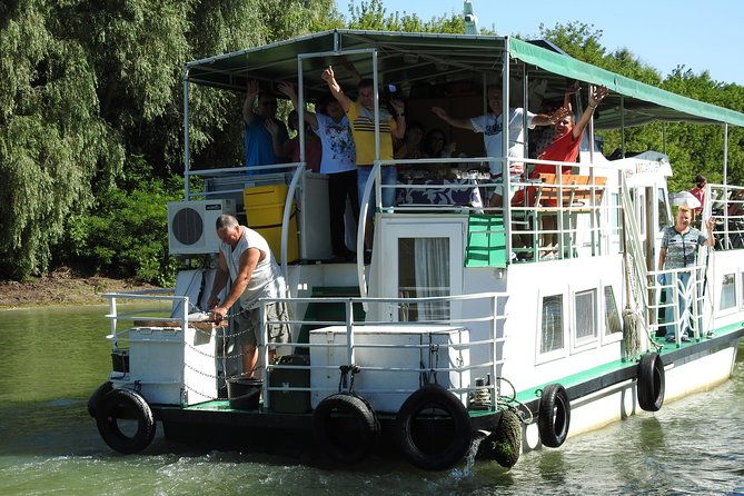 private-6-7h-classic-boat-tour