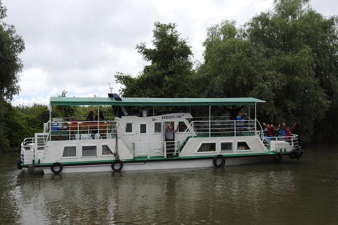 private-6-7h-classic-boat-tour