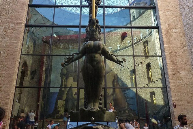 private-6-hour-tour-of-dali-museum-in-figueras-from-barcelona-with-hotel-pick-up